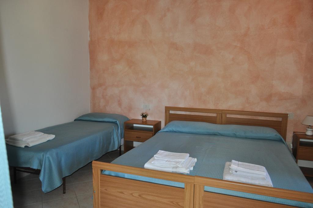Agriturismo Vaddidulimu Luogosanto Szoba fotó
